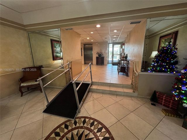 2500 NE 48th Lane 507, Fort Lauderdale, FL 33308