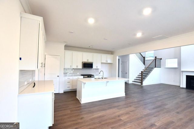 618 Caryle Trail Lane, Loganville, GA 30052