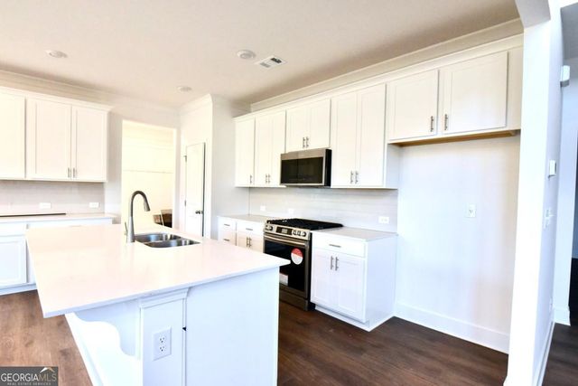 618 Caryle Trail Lane, Loganville, GA 30052