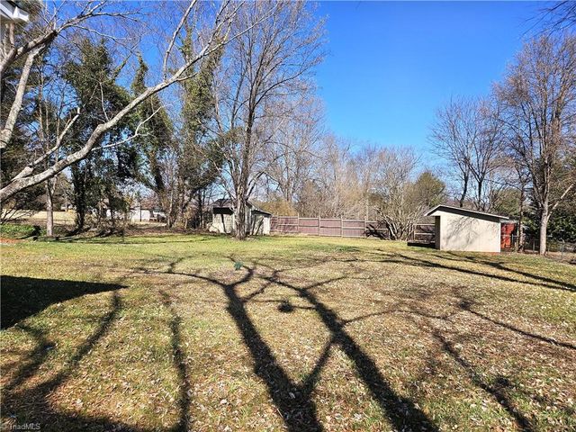 626 Meadowbrook Drive, King, NC 27021