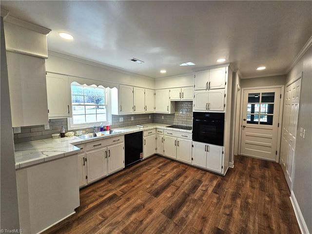 626 Meadowbrook Drive, King, NC 27021
