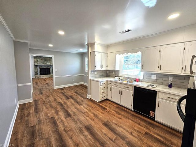 626 Meadowbrook Drive, King, NC 27021