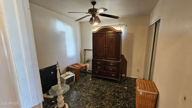 8226 W MEADOWBROOK Avenue, Phoenix, AZ 85033