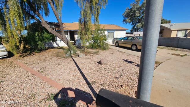 8226 W MEADOWBROOK Avenue, Phoenix, AZ 85033