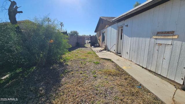 8226 W MEADOWBROOK Avenue, Phoenix, AZ 85033