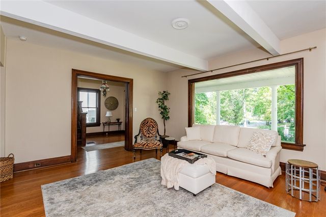305 Oakwood Avenue, Oakwood, OH 45409