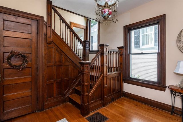 305 Oakwood Avenue, Oakwood, OH 45409