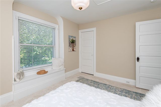 305 Oakwood Avenue, Oakwood, OH 45409