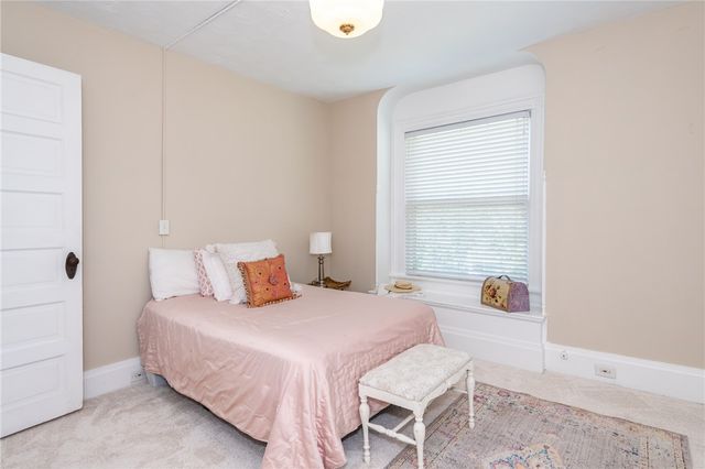 305 Oakwood Avenue, Oakwood, OH 45409