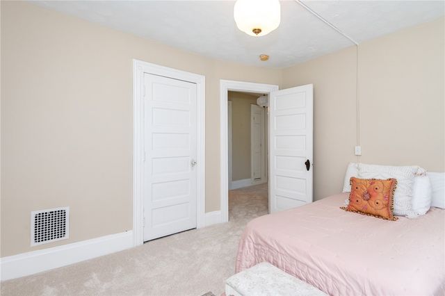 305 Oakwood Avenue, Oakwood, OH 45409