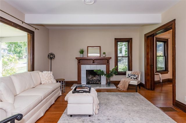 305 Oakwood Avenue, Oakwood, OH 45409