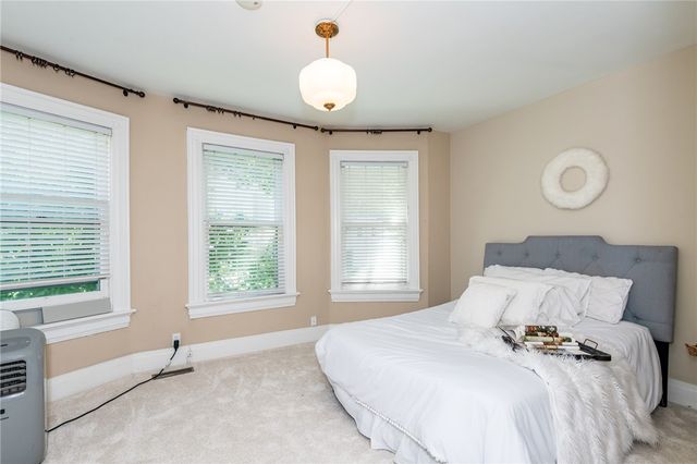 305 Oakwood Avenue, Oakwood, OH 45409