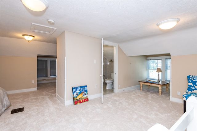 305 Oakwood Avenue, Oakwood, OH 45409