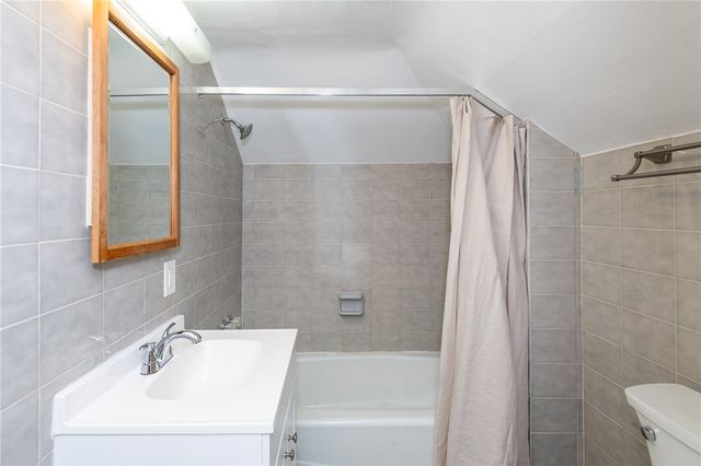 305 Oakwood Avenue, Oakwood, OH 45409
