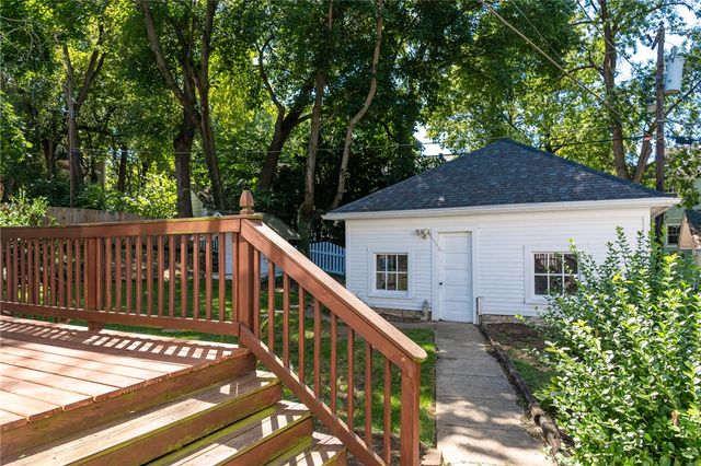 305 Oakwood Avenue, Oakwood, OH 45409