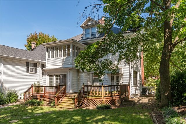 305 Oakwood Avenue, Oakwood, OH 45409