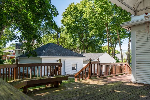 305 Oakwood Avenue, Oakwood, OH 45409