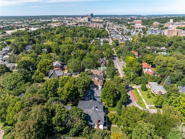305 Oakwood Avenue, Oakwood, OH 45409