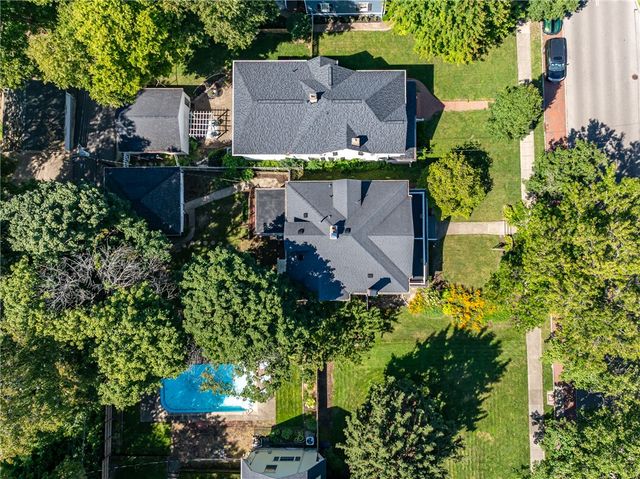 305 Oakwood Avenue, Oakwood, OH 45409