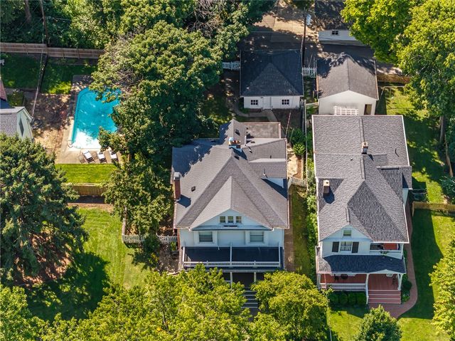 305 Oakwood Avenue, Oakwood, OH 45409