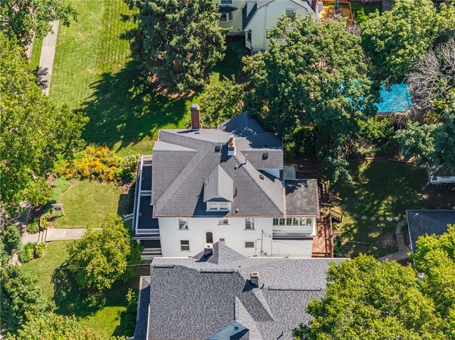 305 Oakwood Avenue, Oakwood, OH 45409