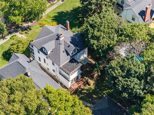 305 Oakwood Avenue, Oakwood, OH 45409