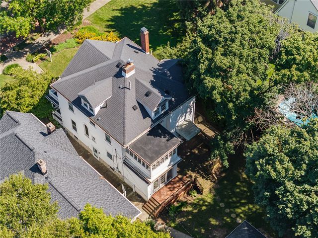 305 Oakwood Avenue, Oakwood, OH 45409