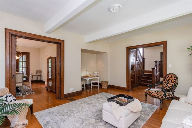 305 Oakwood Avenue, Oakwood, OH 45409