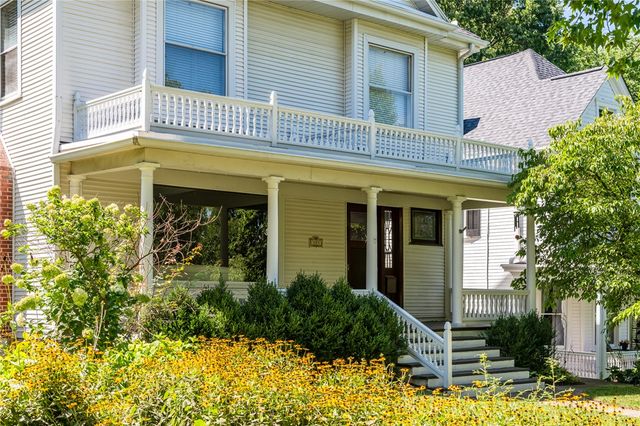 305 Oakwood Avenue, Oakwood, OH 45409