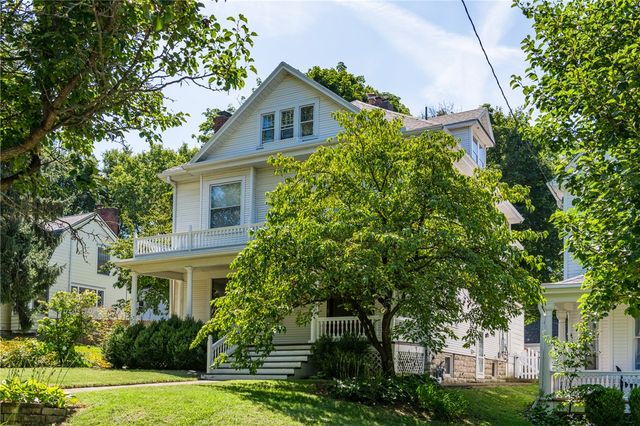 305 Oakwood Avenue, Oakwood, OH 45409