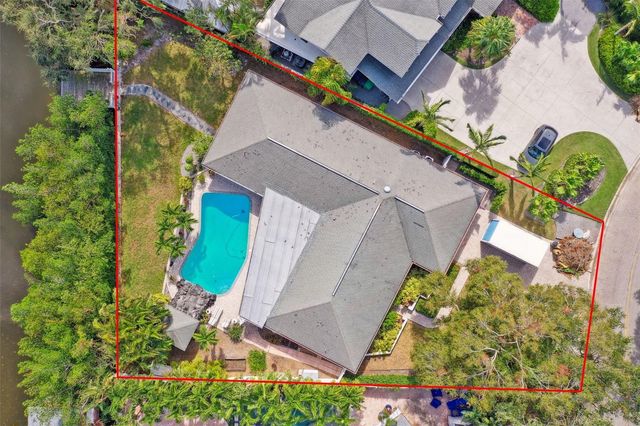 5104 W SAN JOSE STREET, Tampa, FL 33629