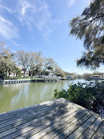 5104 W SAN JOSE STREET, Tampa, FL 33629