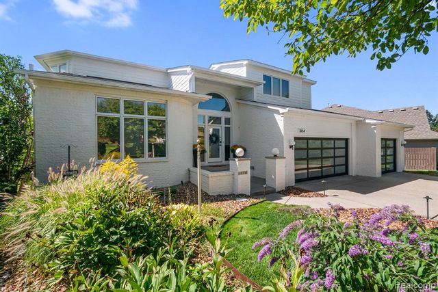 1054 Forest Bay Drive, Waterford, MI 48328