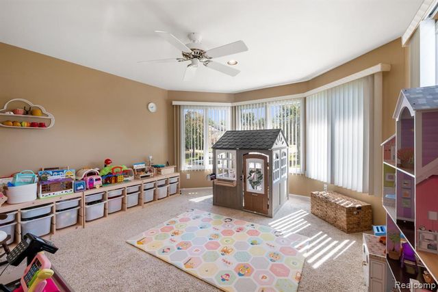 1054 Forest Bay Drive, Waterford, MI 48328