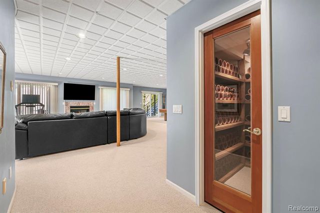 1054 Forest Bay Drive, Waterford, MI 48328