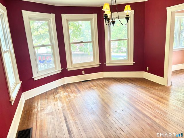14 Village Street, Manchester, CT 06040