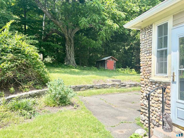 14 Village Street, Manchester, CT 06040