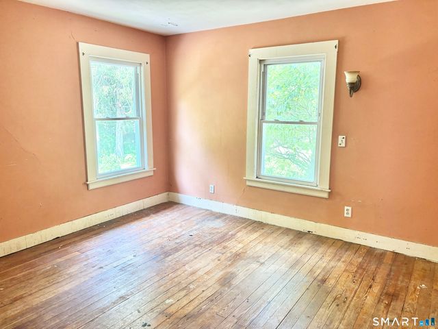 14 Village Street, Manchester, CT 06040