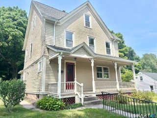 14 Village Street, Manchester, CT 06040