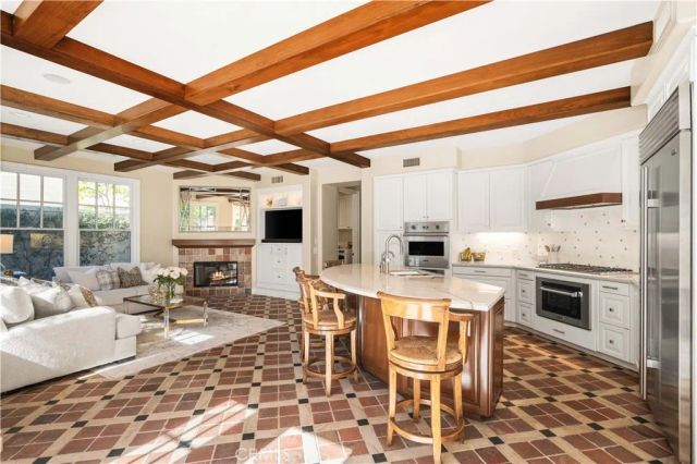 7 Crooked Stick, Newport Beach, CA 92660