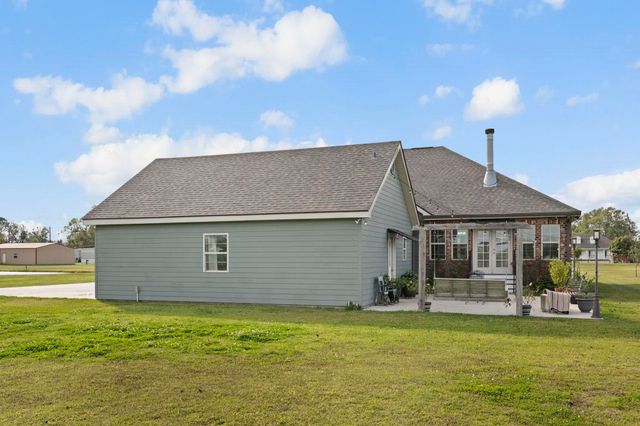 13283 Lotus St, Vacherie, LA 70090