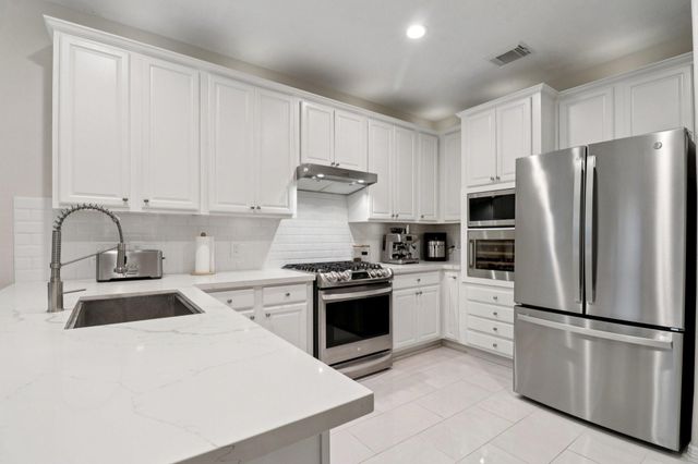 11312 Starlight Bay Street, Pearland, TX 77584