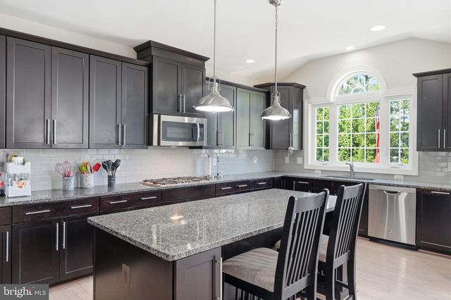 15300 TURNING LEAF PL, Haymarket, VA 20169