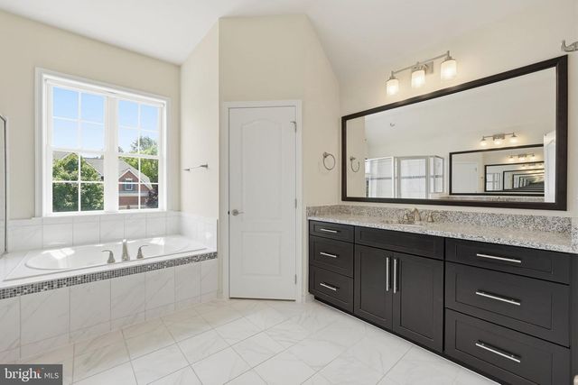 15300 TURNING LEAF PL, Haymarket, VA 20169