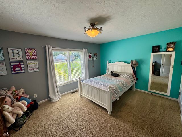 1345 S Oakridge Lane, Crawfordsville, IN 47933