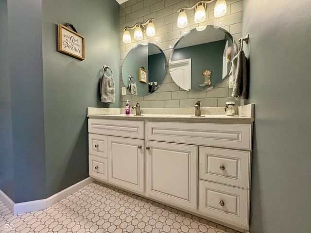 1345 S Oakridge Lane, Crawfordsville, IN 47933