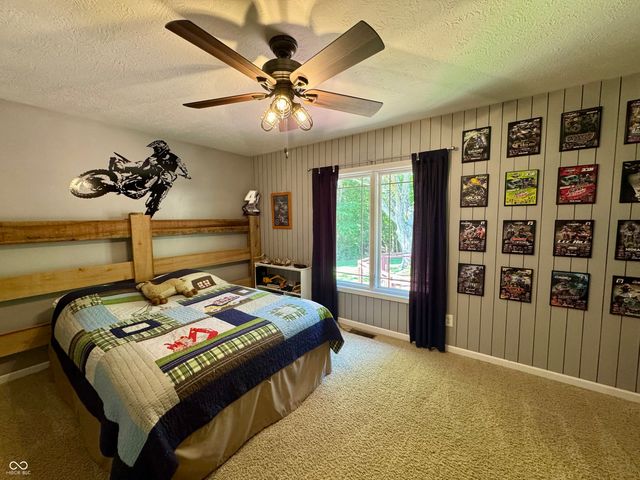 1345 S Oakridge Lane, Crawfordsville, IN 47933