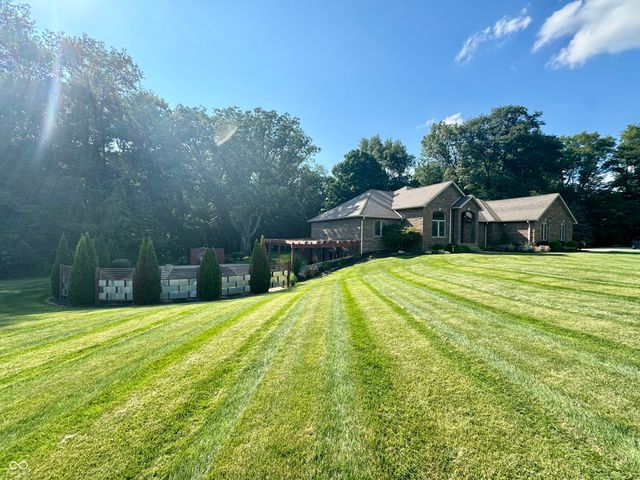 1345 S Oakridge Lane, Crawfordsville, IN 47933