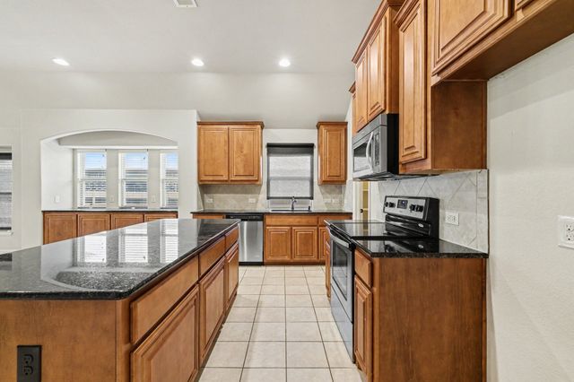 8305 Spitfire Trail, Aubrey, TX 76227