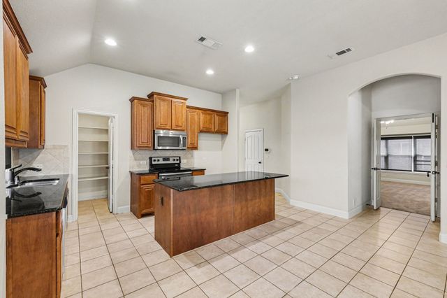 8305 Spitfire Trail, Aubrey, TX 76227
